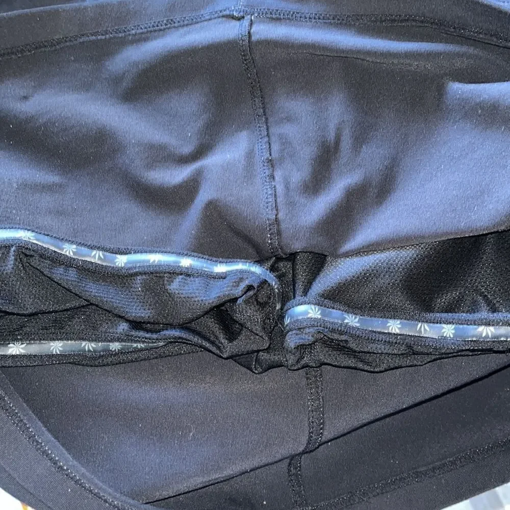 EXCELLENT CONDITION WOMEN’S SIZE MEDIUM ATHLETA PULLON BLACK SKORT